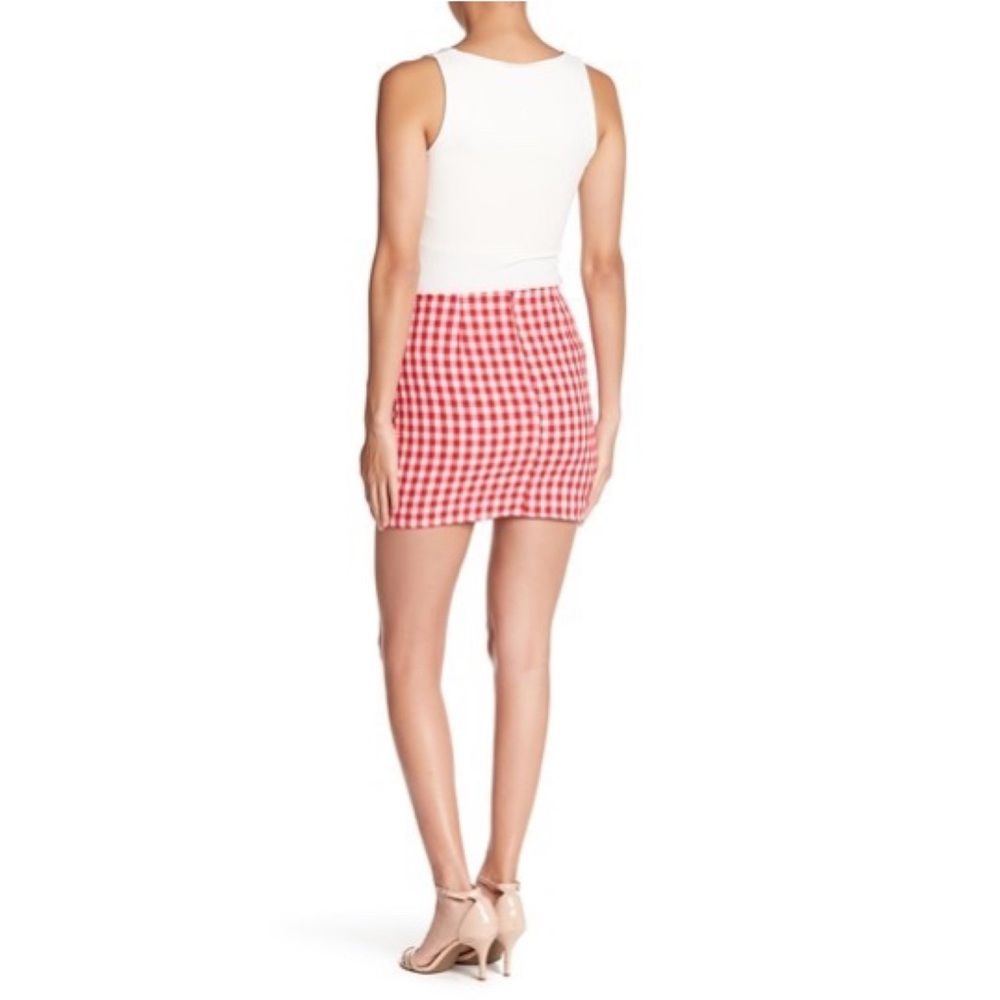 ‼️FINAL CALL‼️  Red/White Plaid Ruffle Front Skirt - Picture 2 of 5